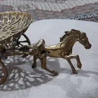 شکلات خوری برنزی طرح اسب و عرابه