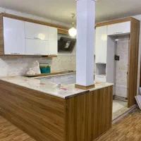 کابینت هایگلاس طرح چوب سفارشی