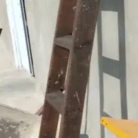 نردبان چوبی ۶ پله چوب جنگلی .روغن خورده سالم ونو|ابزارآلات|شریفآباد, |دیوار