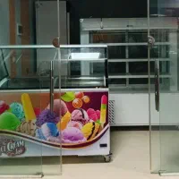 یخچال ایستاده مکعبی و تاپینگ بستنی
