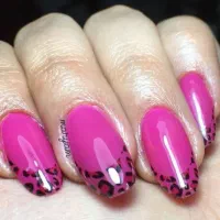 اموزش و کاشت ناخن با تضمین کیفیت وماندگاری