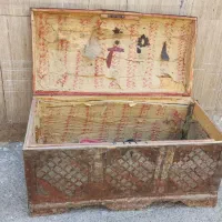 یک جفت صندوق قدیمی