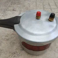 زود پز ۷ لیتر پروانه در حد نو