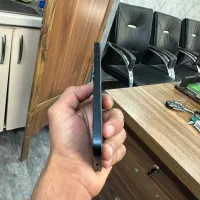 ایفن۱۳نرمال مشکی بدون خط خش|موبایل|اصفهان, سیچان|دیوار