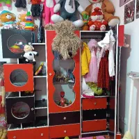 کمد و دو ویترین /تخت /یدونه میز تحریر کودک|تخت و سرویس خواب|شهرکرد, |دیوار