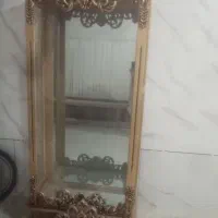 بوفه چوبی تاجش شکسته