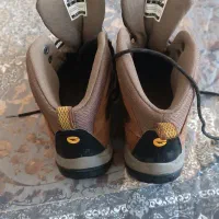 کفش کوهنوردی|کیف، کفش، کمربند|اسفراین, |دیوار