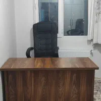 میز کشو دار و صندلی چرخدار