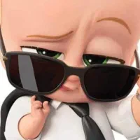 فروشنده خانم در پوشاک بچه گانه برای شیفت بعدظهر