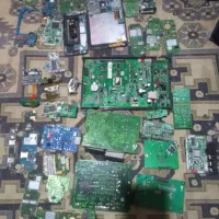 مقداری هارد کامپیوتر و موبایل وبردجهت فروش|قطعات و لوازم جانبی رایانه|شیراز, لب آب|دیوار