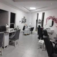 اجاره صندلی در سالن زیبایی قلی پور|خدمات آرایشگری و زیبایی|رشت, آزادگان|دیوار