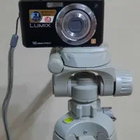 دوربین پاناسونیک همراه با پایه
