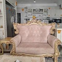 مبل سلطنتی هفت نفره ب همراه سه عدد میز عسلی