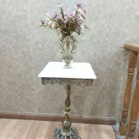 میز و گلدان برنز