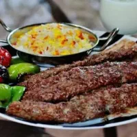 سفارش پذیری غذاهای رستورانی با قابلیت رزرو مهمانی