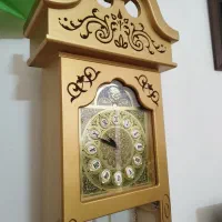 ساعت ایستاده طلایی