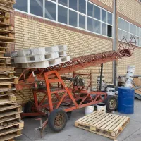 بالا بر داخل سالن دستی