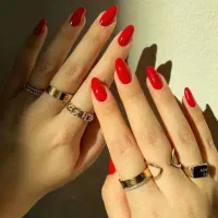 مدل برای کاشت ناخن