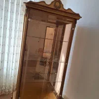 ویترین چوبی، شیشه