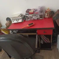 سه تا میز و صندلی