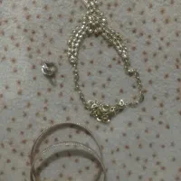 مقداری طلا به فروش میرسد