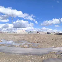 زمین اکبرآباد دیوان بیگی درب حیاط داخل شهرک