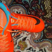 کفش چمن|کیف، کفش، کمربند|سرباز, |دیوار