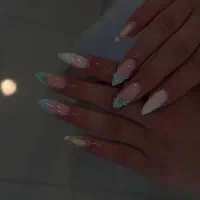 خدمات و آموزش ناخن