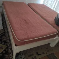 تخت با خوشخواب