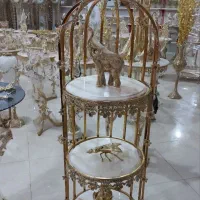 استند کنار سالنی