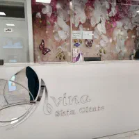 منشی کلینیک پوست و مو زیبایی