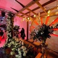 فروش جایگاه عروس و گل مصنوعی