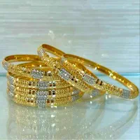 تعدادی النگو نقره آبکاری طلا