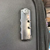 چمدان خلبانی|کیف، کفش، کمربند|قم, انسجام|دیوار