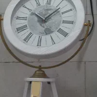 ساعت ایستاده