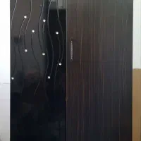 تخت دو نفره و میز آرایش و کمد لباسی|تخت و سرویس خواب|مرودشت, فاز دوم شهرک فرهنگیان|دیوار