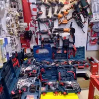 فروشنده لوازم ساختمانی