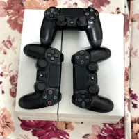 ps4 fat 500 gig .سفید سه دسته