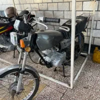 موتور سیکلت پارکینگی