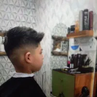 ارایشگر حرفه ای (درصدی و اجاره)