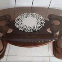 میز شیشه ای تمیز