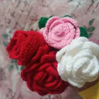 دسته گل بافتنی زیبا