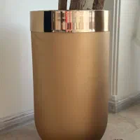 گلدان بلند طلایی