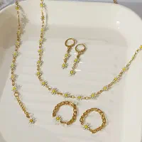 سفارش و ساخت طلا ومروارید واستیل رنگ ثابت|بدلیجات|زنجان, |دیوار