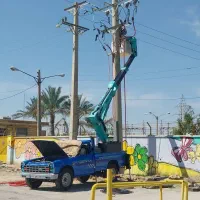 خدمات نیسان بالابر،جرثقیل،تابلو،جوشکاری،اسپلیت دور|خدمات حمل و نقل|شیراز, راهنمایی|دیوار