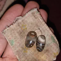 20 جفت مهره سلیمانی.جزع|جواهرات|اهواز, کمپلو جنوبی|دیوار