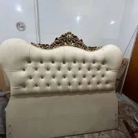 تخت با چوب دوتا میز تلوزیون به علت جابه جایی