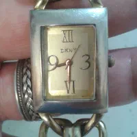 ساعت مچی آنالوگ