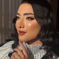 مدل شنیون و میکاپ ( هزینه پرداخت میشه)