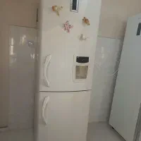 یخچال فریزر دارای نمایشگر و آبریز بدون هیچ ایرادی